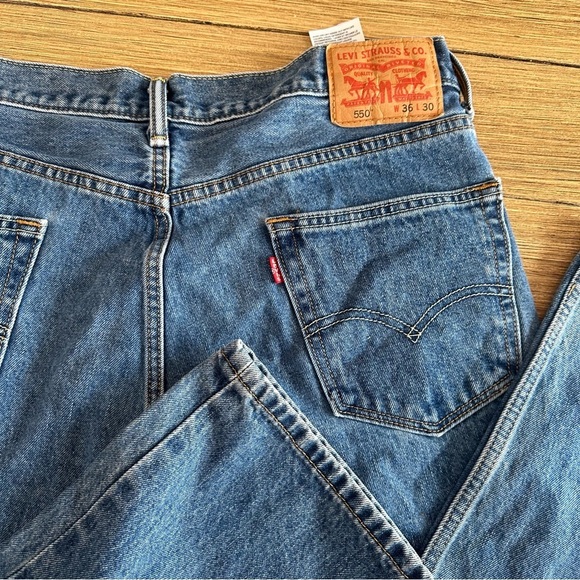 Levi's Blue Straight Jeans Classic Fit 550 w36 x L30 - Picture 2 of 4